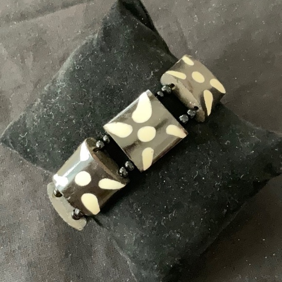 VINTAGE black and white Wooden stretch bracelet - Picture 1 of 1